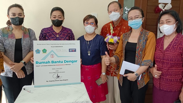Ketua K3S Kota Denpasar Ny. Sagung Antari Jaya Negara Resmikan Rumah Bantu Dengar 