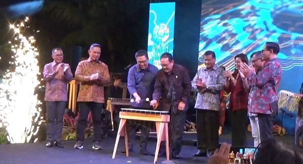 Berharap Mampu Bangkitkan Perekonomian Denpasar, Wawali Arya Wibawa Apresiasi Gelaran Surya Sewana Festival