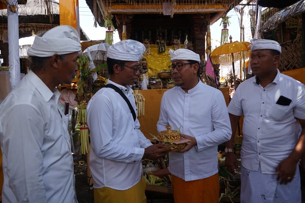 Wakil Wali Kota Kadek Agus Arya Wibawa Hadiri Upacara Mecaru Rsi Gana, Melaspas dan Ngenteg Linggih Di Pura Siwa Guru Bhujangga