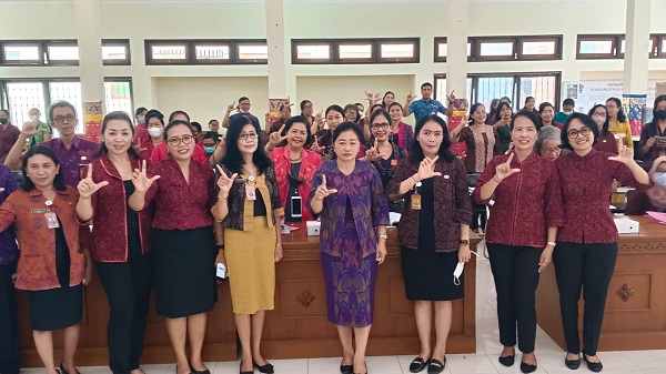 Ny . Sagung Antari Jaya Negara Buka Apresiasi Bunda Paud Kecamatan dan Desa / Kelurahan Kota Denpasar Tahun 2022