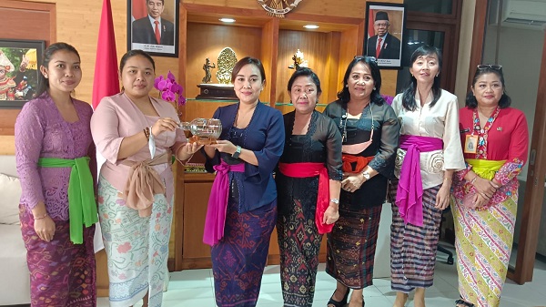 Dukung Pemberdayaan UKM /IKM, Dekranasda Kota Denpasar Jalin Sinergitas Dengan Kopitu DPC Denpasar 