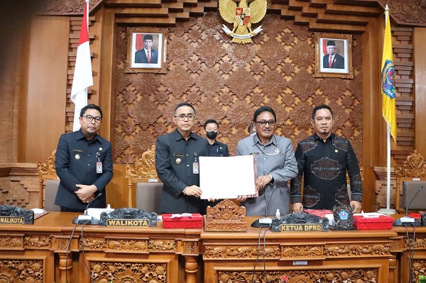 Seluruh Fraksi Setujui Penetapan Ranperda Perubahan APBD Kota Denpasar Tahun 2022
