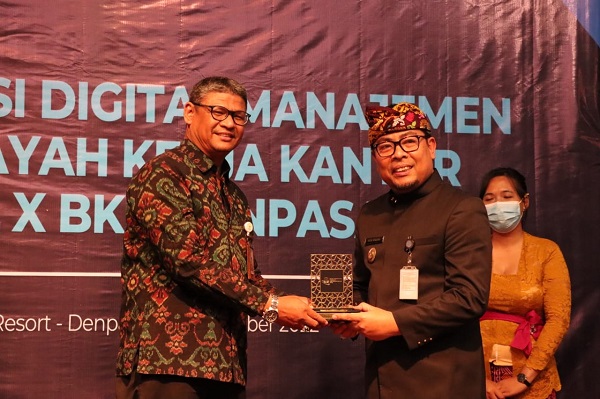 Pemkot Denpasar Terima BKN Award untuk Kategori Pemerintah Kota Tipe Besar