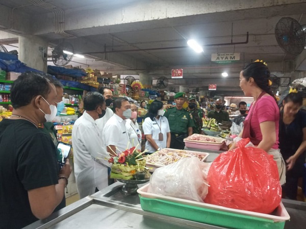 Optimalisasi Gerakan Pengendalian Inflasi, Tim TPID Kota Denpasar Pantau Stok Barang dan Harga di Dua Lokasi. 