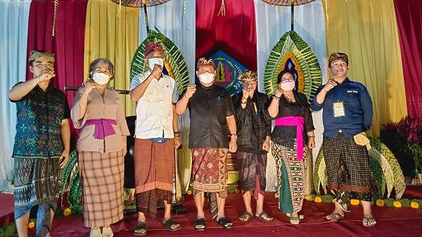 Peringati Hari Anak Nasional Sekda Denpasar Alit Wiradana Hadiri Grand Final Lomba Macepat Putri dan Lomba Ngelawar