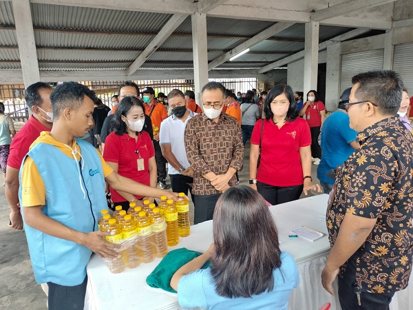 Bazar Pangan Pemkot Denpasar Diserbu Masyarakat 