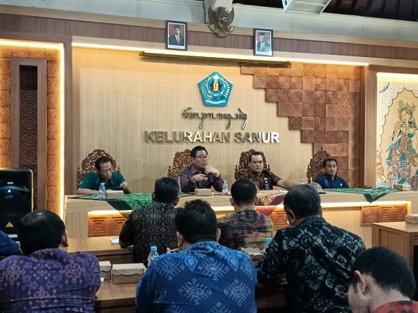 Wawali Arya Wibawa Minta Perbekel/Lurah Tingkatkan Koordinasi dan Komunikasi Dalam Atasi Permasalahan.
