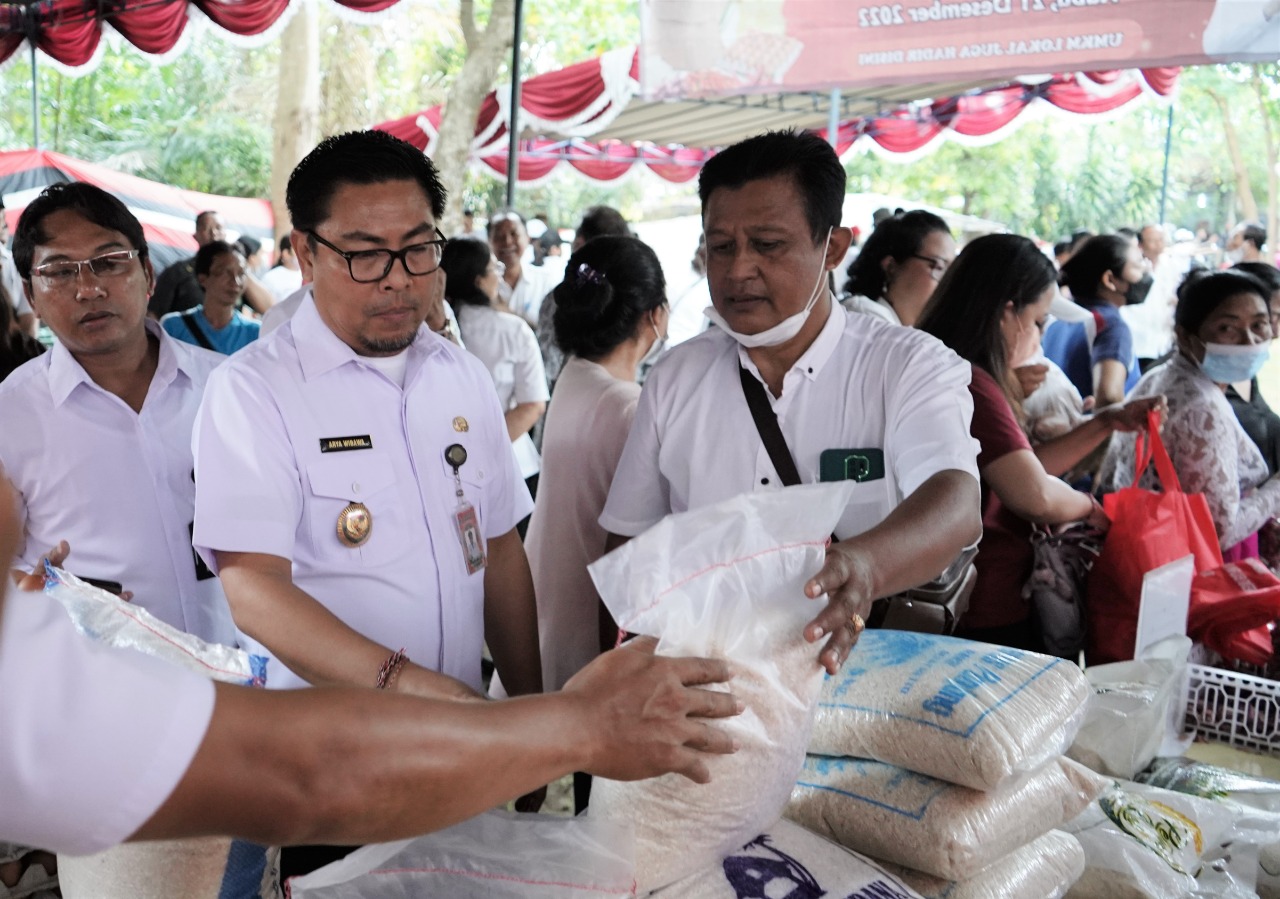 Sediakan Kebutuhan Pokok Dengan Harga Terjangkau Pemkot Denpasar Kembali Gelar Operasi Pasar.