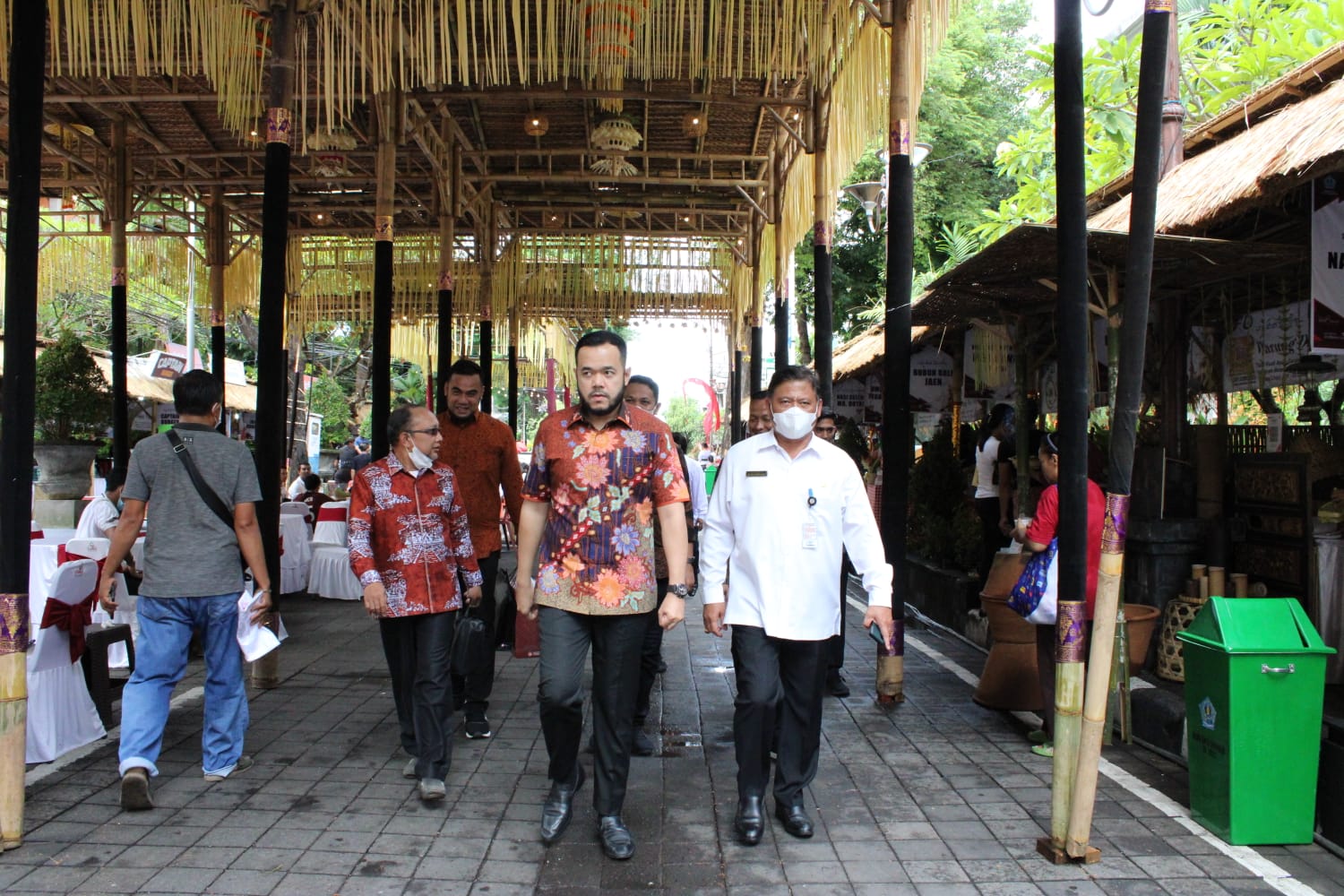 Walikota Padang Panjang Kunjungi Pasar Badung Dan Pasar Kumbasari Pelajari Konsep Pembangunan Pasar Seni