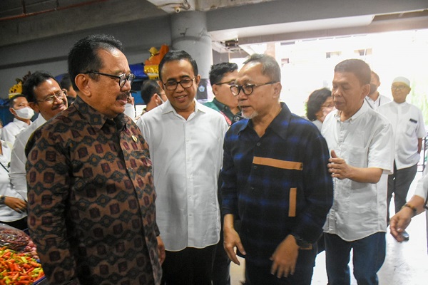 Walikota Jaya Negara Dampingi Kunker Mendag, Zulkifli Hasan di Pasar Badung