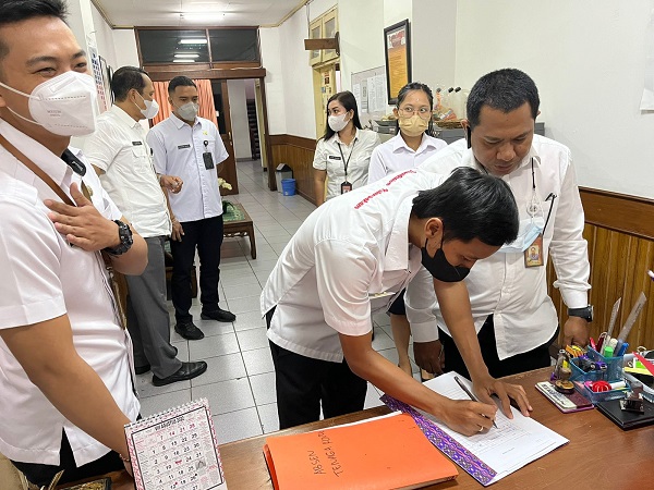 Meningkatkan Disiplin Pegawai BKPSDM Denpasar Lakukan Sidak