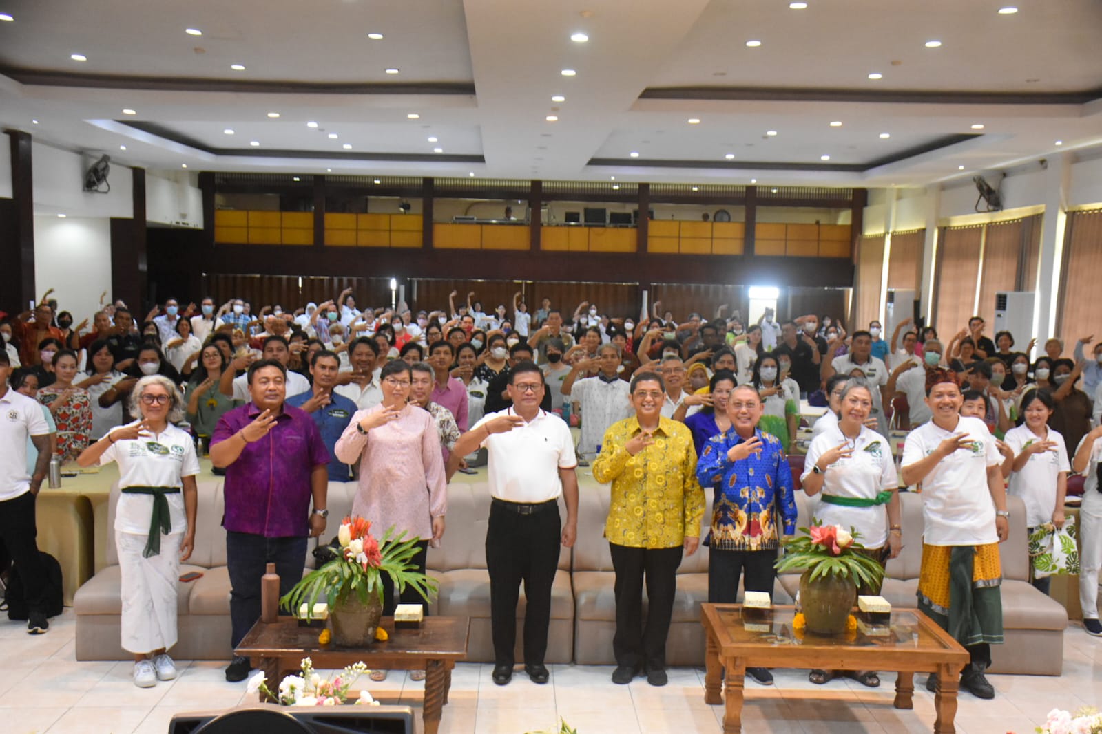 Sekda Alit Wiradana Buka Seminar Kelas Rahasia Besar Kesehatan dan Makanan