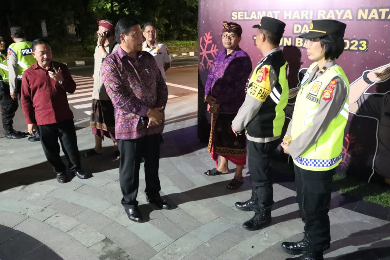 Pastikan Situasi Aman dan Kondusif Sekda Alit Wiradana Pantau Malam Pergantian Tahun