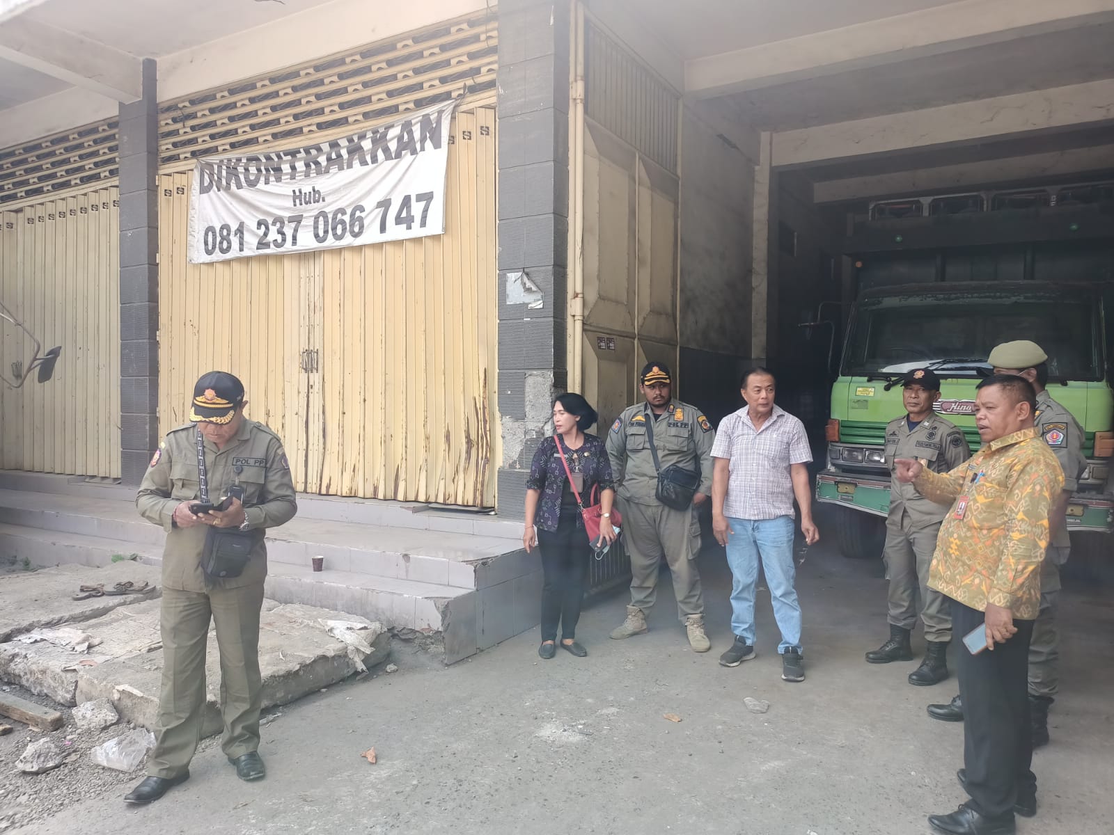 Jamin Hak Pejalan Kaki dan Jaga Ketertiban, Kelurahan Peguyangan Tertibkan Parkir Liar di Trotoar