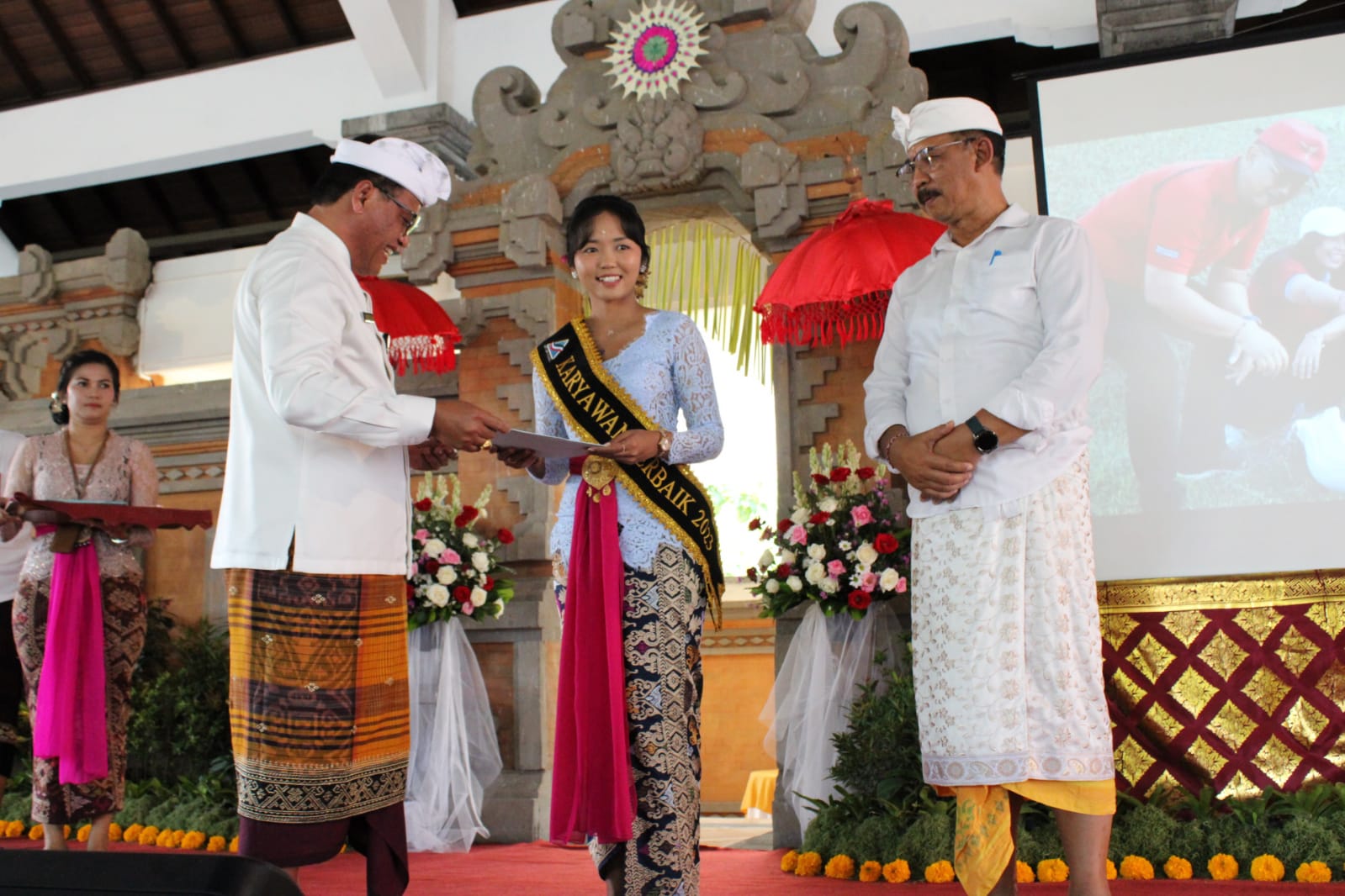 Sekda Alit Wiradana Hadiri Puncak Hut Ke-26 Perumda Tirta Sewakadarma.