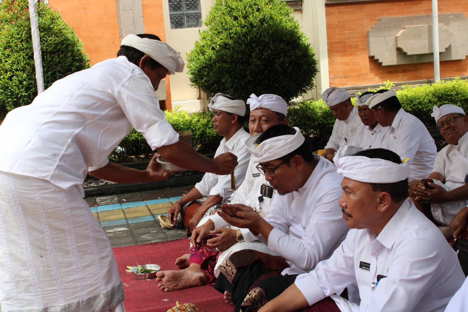 Disdikpora Gelar Upacara Rsi Gana Wawali Arya Wibawa Mendem Pedagingan .