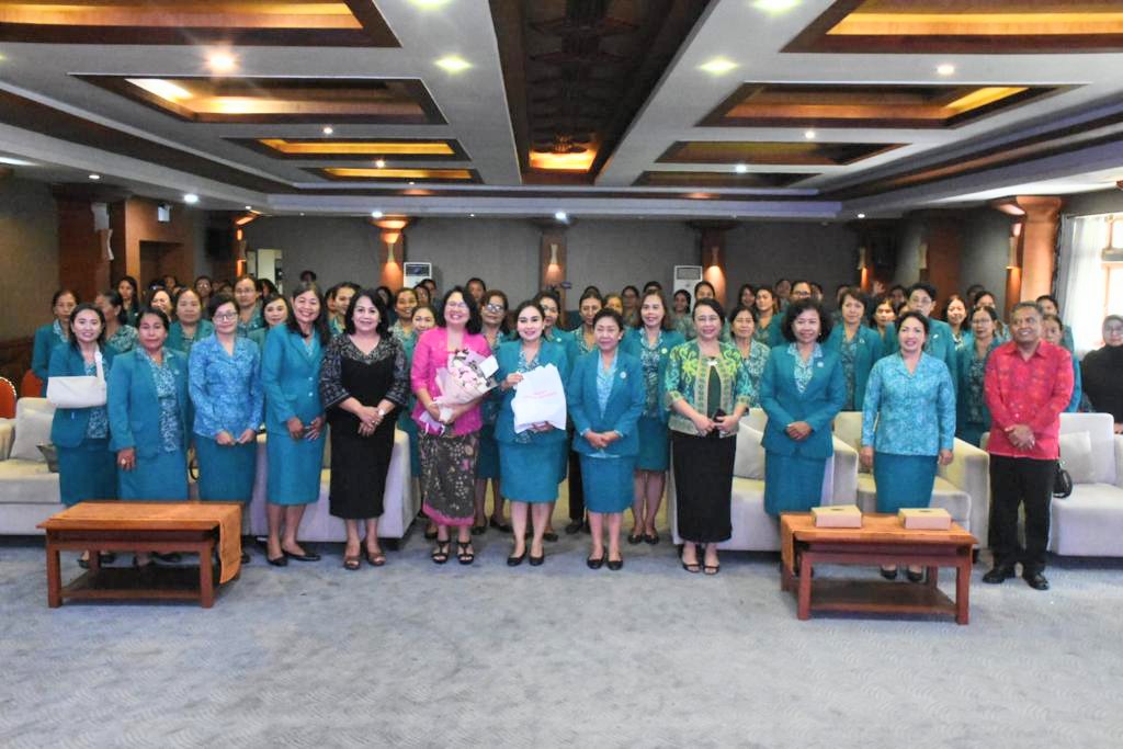 Dari Penutupan Bimtek "Peningkatan Kapasitas" TP PKK Kota Denpasar Diharapkan Peserta Semakin Memahami Peran dan Fungsi Sebagai Pelopor Pemberdayaan Masyarakat