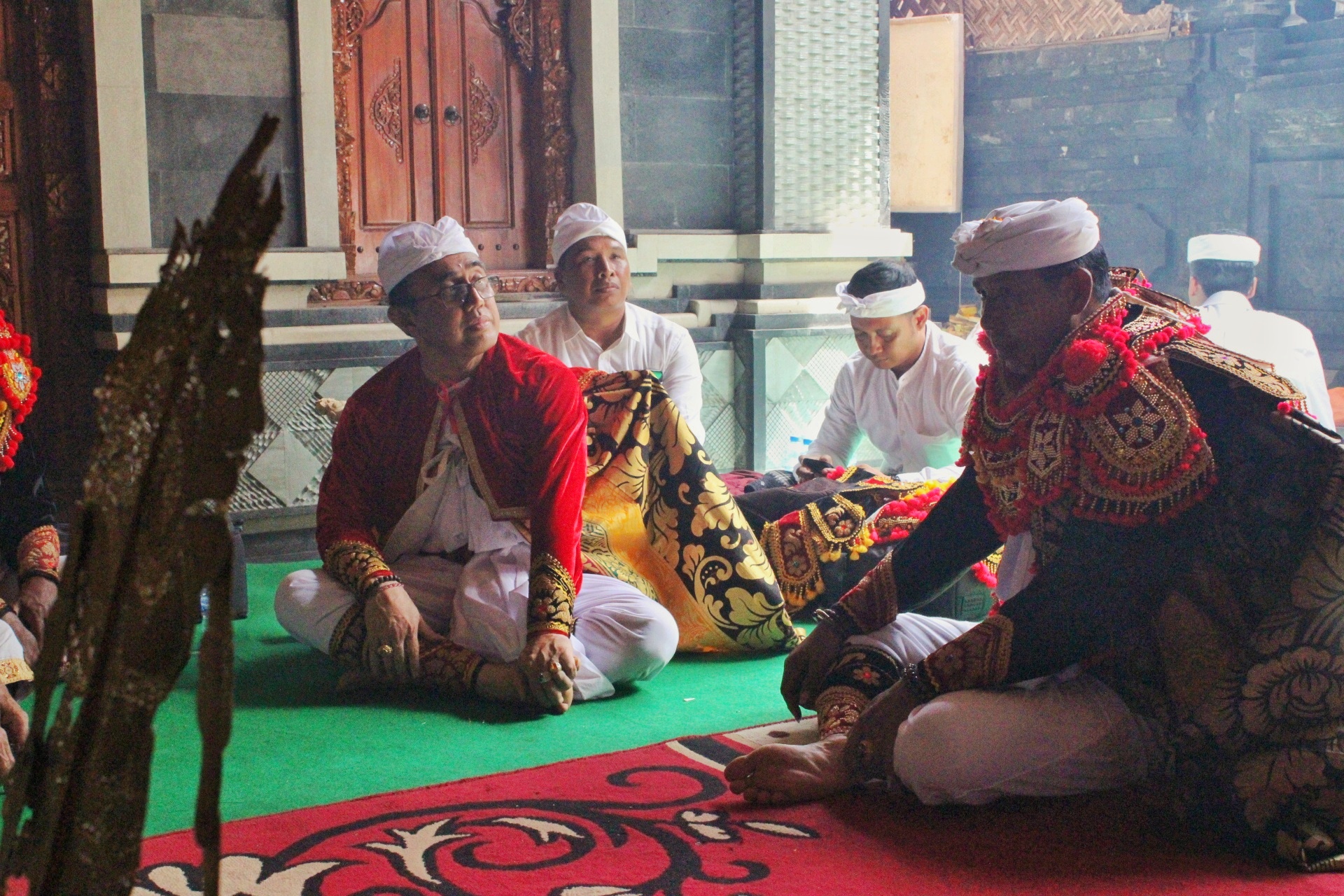 Walikota Jaya Negara Ngayah Topeng di Banjar Punduh Kulit Peguyangan Kaja