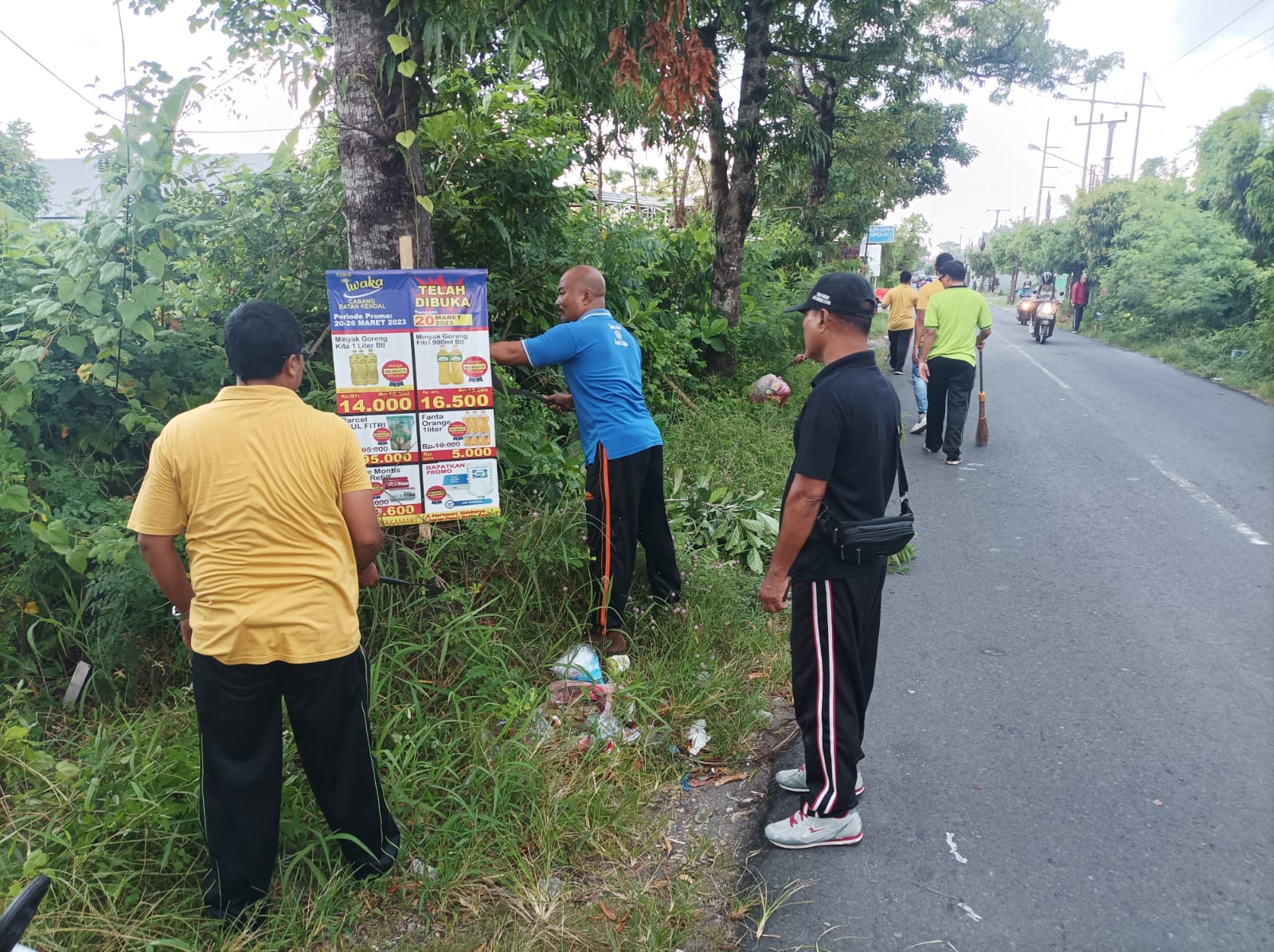 Desa Sidakarya Lakukan Giat Jumat Bersih, Ajak Masyarakat Jaga Lingkungan