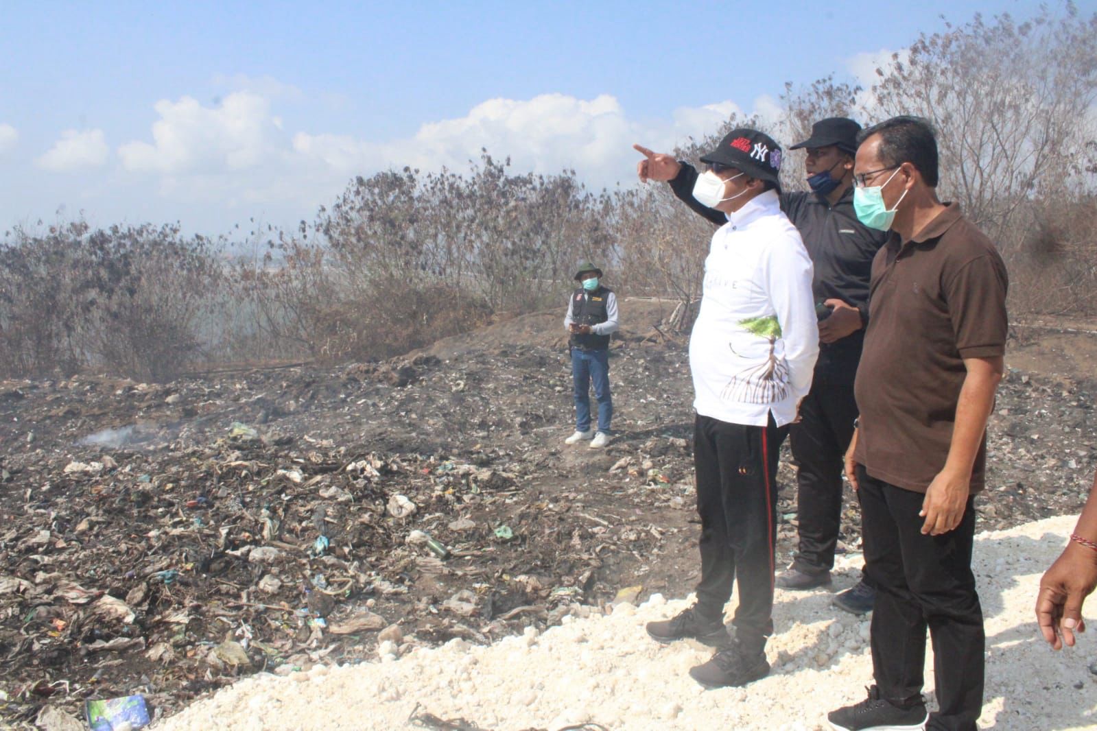 Progres Positif Penanganan Musibah Kebakaran TPA Suwung Walikota Jaya Negara : Tim Monitoring Fokuskan dan Optimalkan Pantauan Pada Titik Api