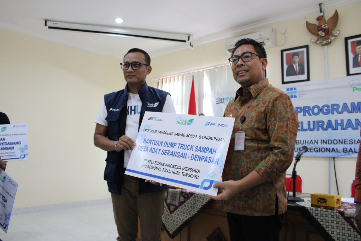 Wawali Arya Wibawa Serahkan CSR PT. Pelindo, 1 Unit Truk Sampah, 3 Rumah Layak Huni, dan 30 Lapak UMKM di Kelurahan Serangan.