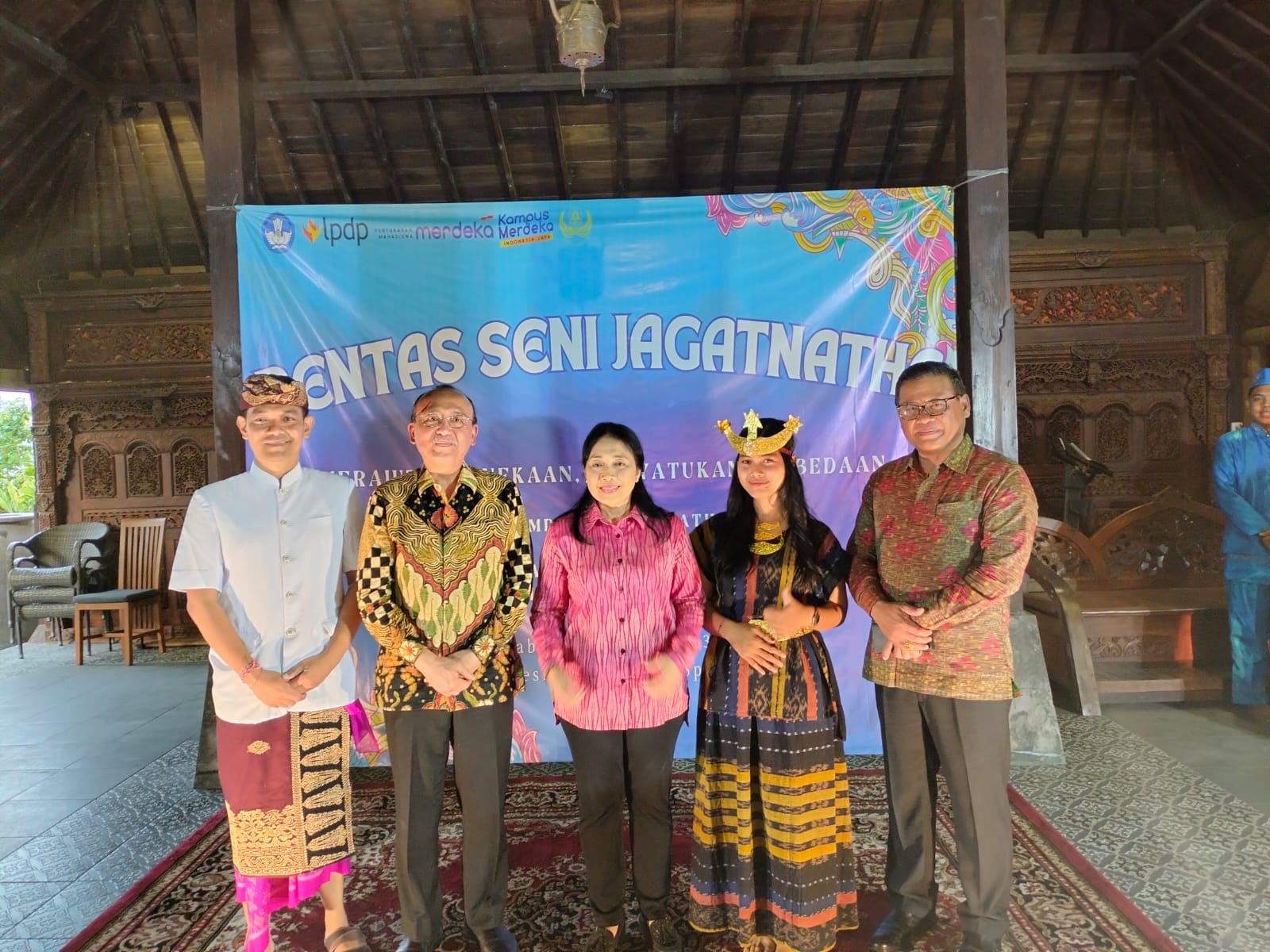 Pemkot Denpasar Apresiasi Gelaran Pentas Seni Jagatnatha Pertukaran Mahasiswa Merdeka Universitas Warmadewa