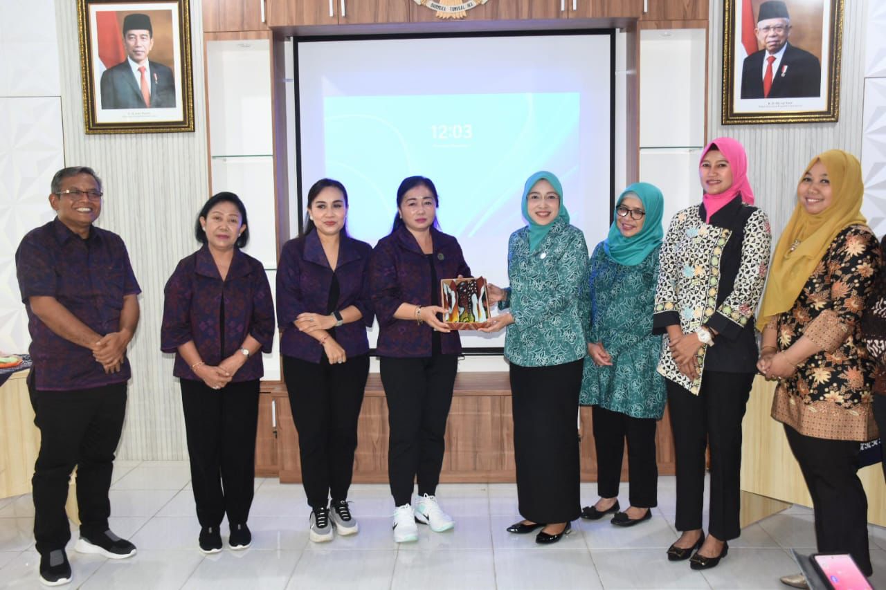 Dukung Optimalisasi Pengembangan 10 Program Pokok PKK, TP. PKK Kota Denpasar Sambangi TP. PKK Kota Yogyakarta