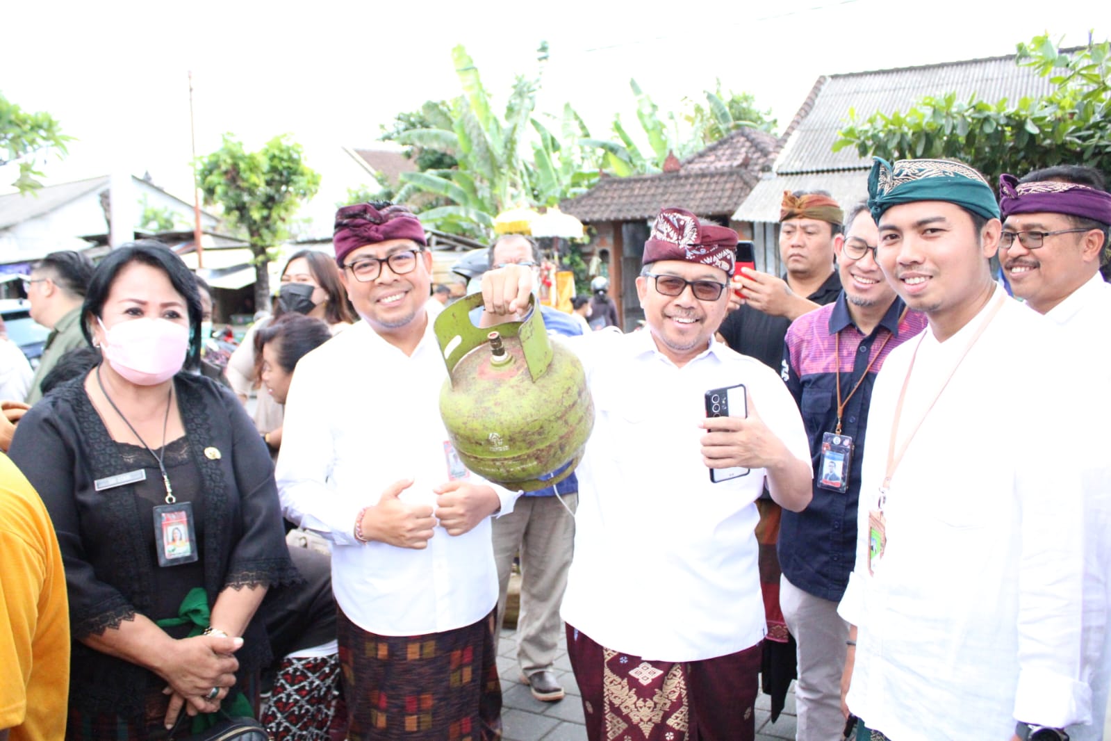 Wawali Arya Wibawa Pantau Operasi Pasar Khusus Gas LPJ 3 Kg 