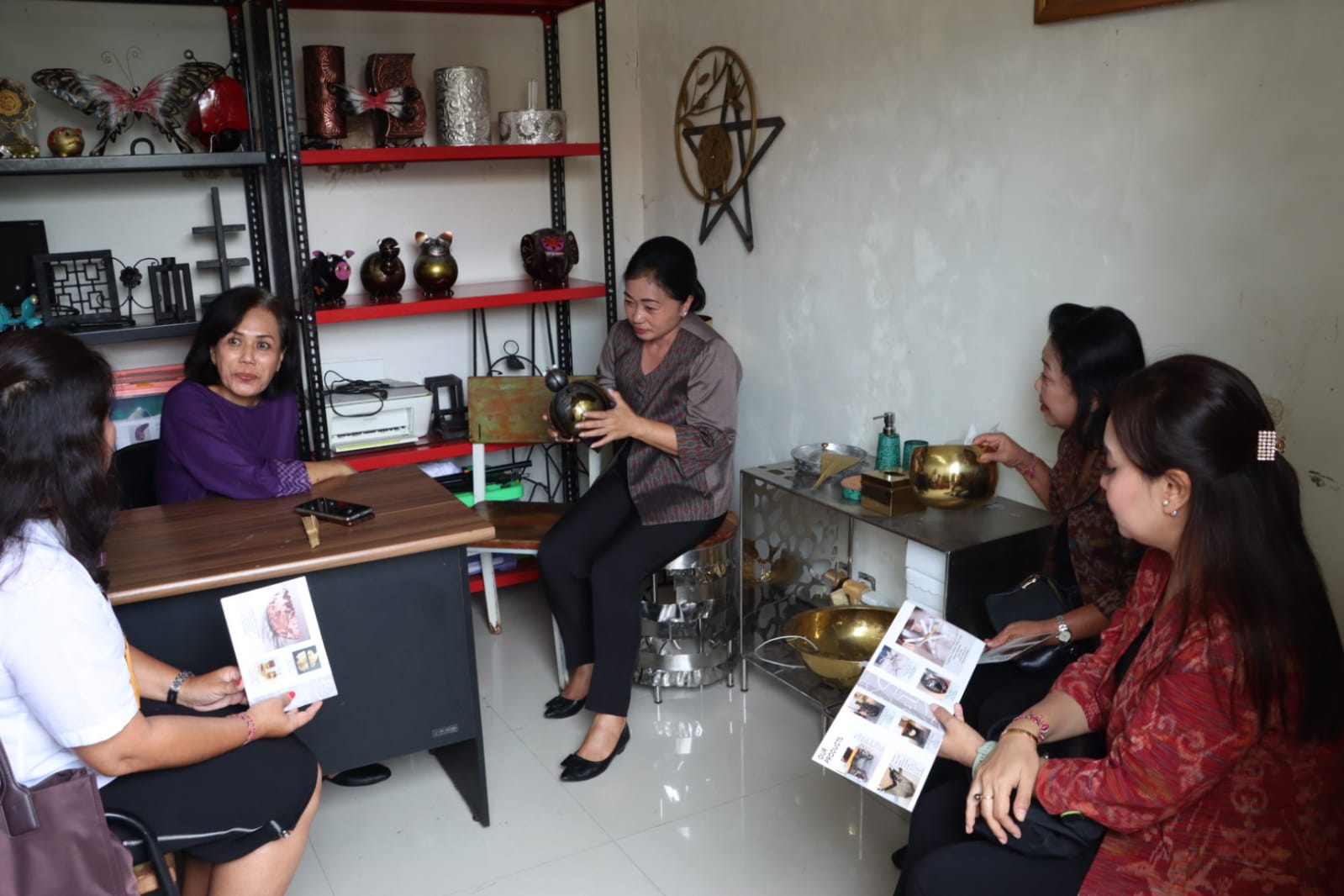 Dukung Inovasi Perajin dan Promosi Produk, Dekranasda Denpasar Kembali Gelar Monev.