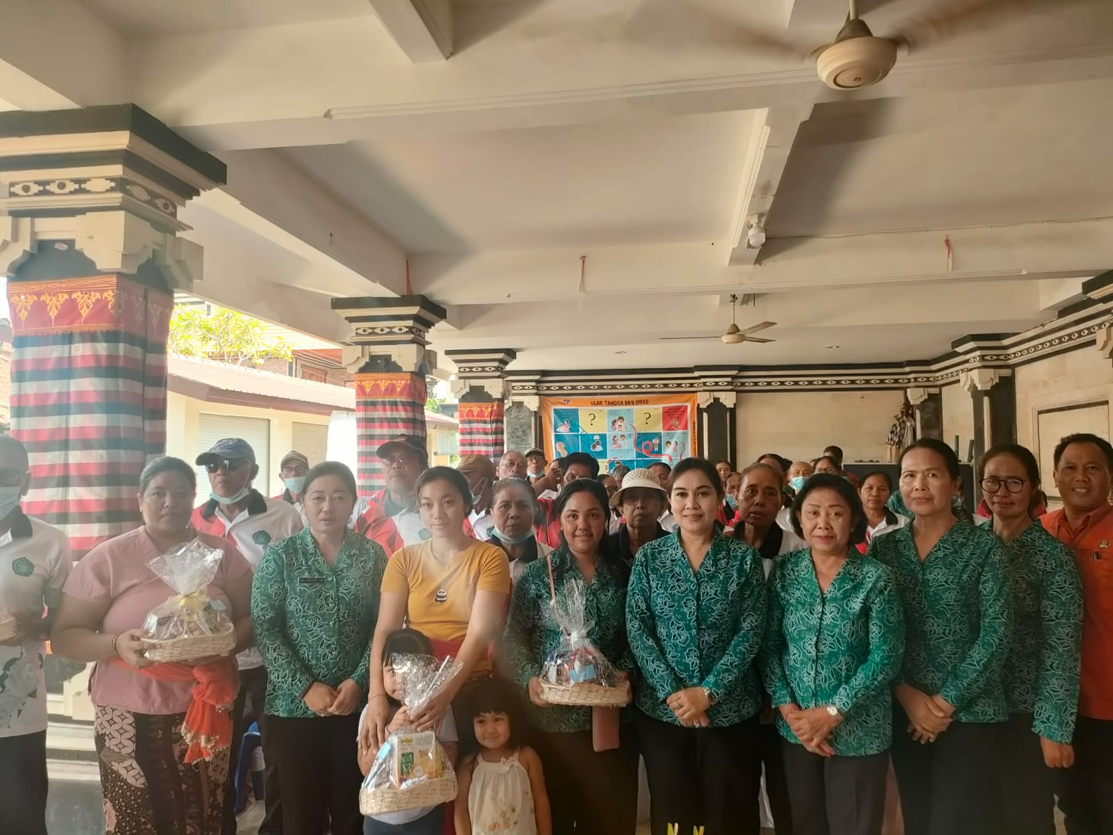 Ny. Sagung Antari Jaya Negara Hadiri Pembukaan Posyandu Paripurna Kelurahan Serangan