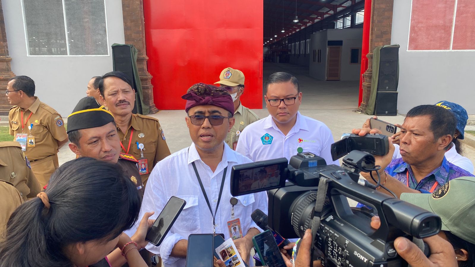 Terkait WNA Ber-KTP Denpasar, Walikota Jaya Negara Dukung Proses Hukum