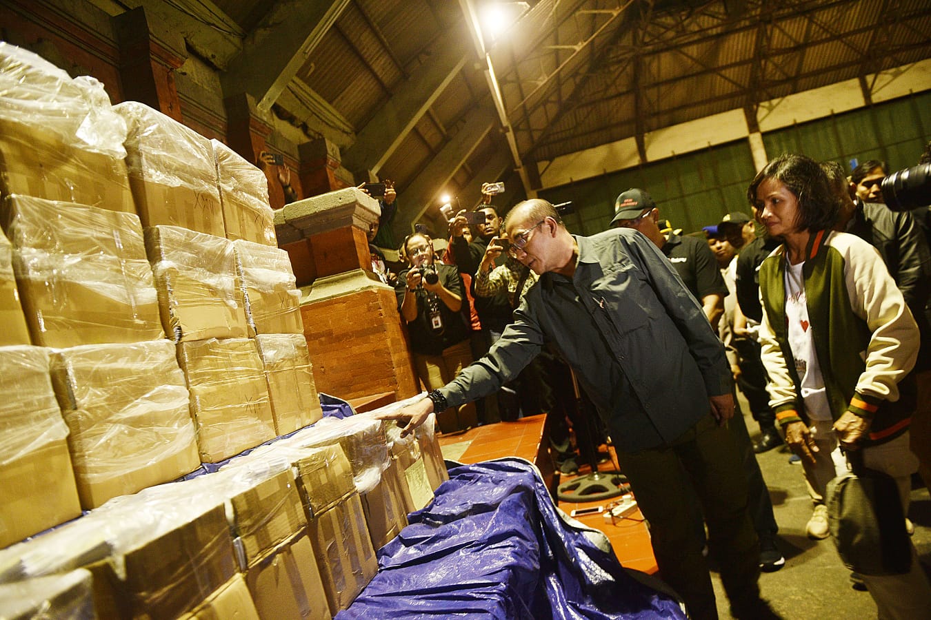 Ketua KPU RI, Hasyim Asy’ari Tinjau Gudang Logistik KPU Kota Denapsar di GOR Kompyang Sujana, Pemkot Denpasar Siap Sukseskan Pelakaanaan Pemilu Tahun 2024.