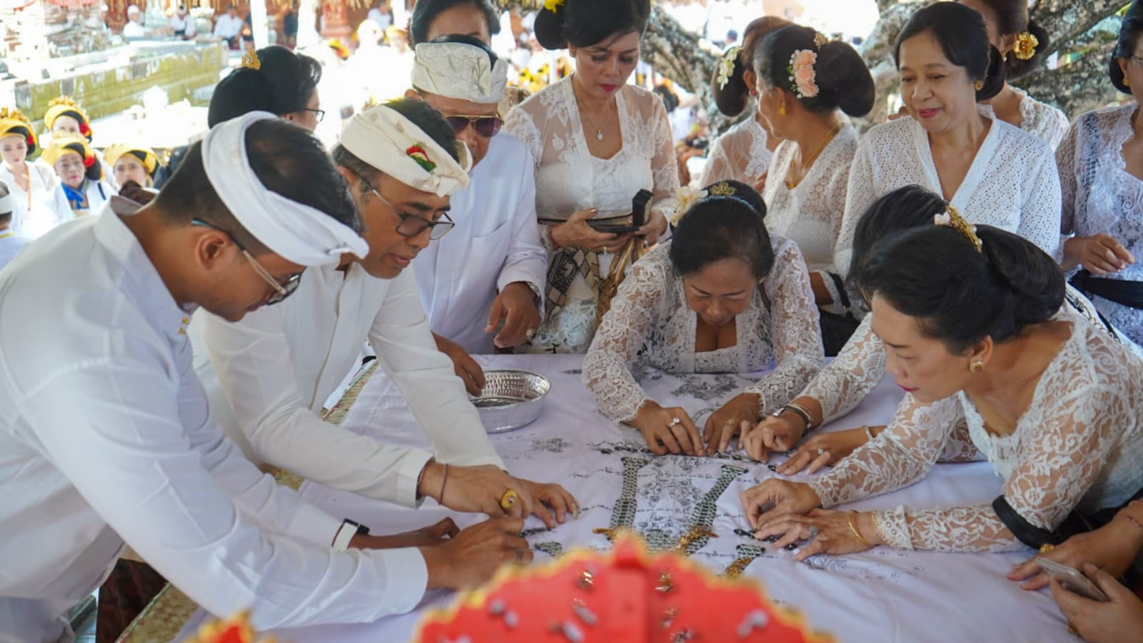 Walikota Jaya Negara Ikuti Prosesi Ngajum, Serangkaian Pelebon Nyawa Ngasti Wedana Ida Tjokorda Ngurah Jambe Pemecutan Raja Denpasar IX