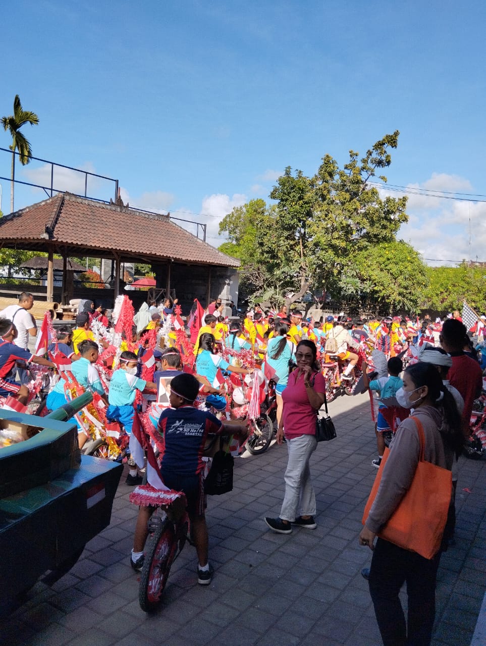 Semarakkan HUT RI ke-78, Desa Sidakarya Gelar Lomba Desain Gapura dan Sepeda Hias