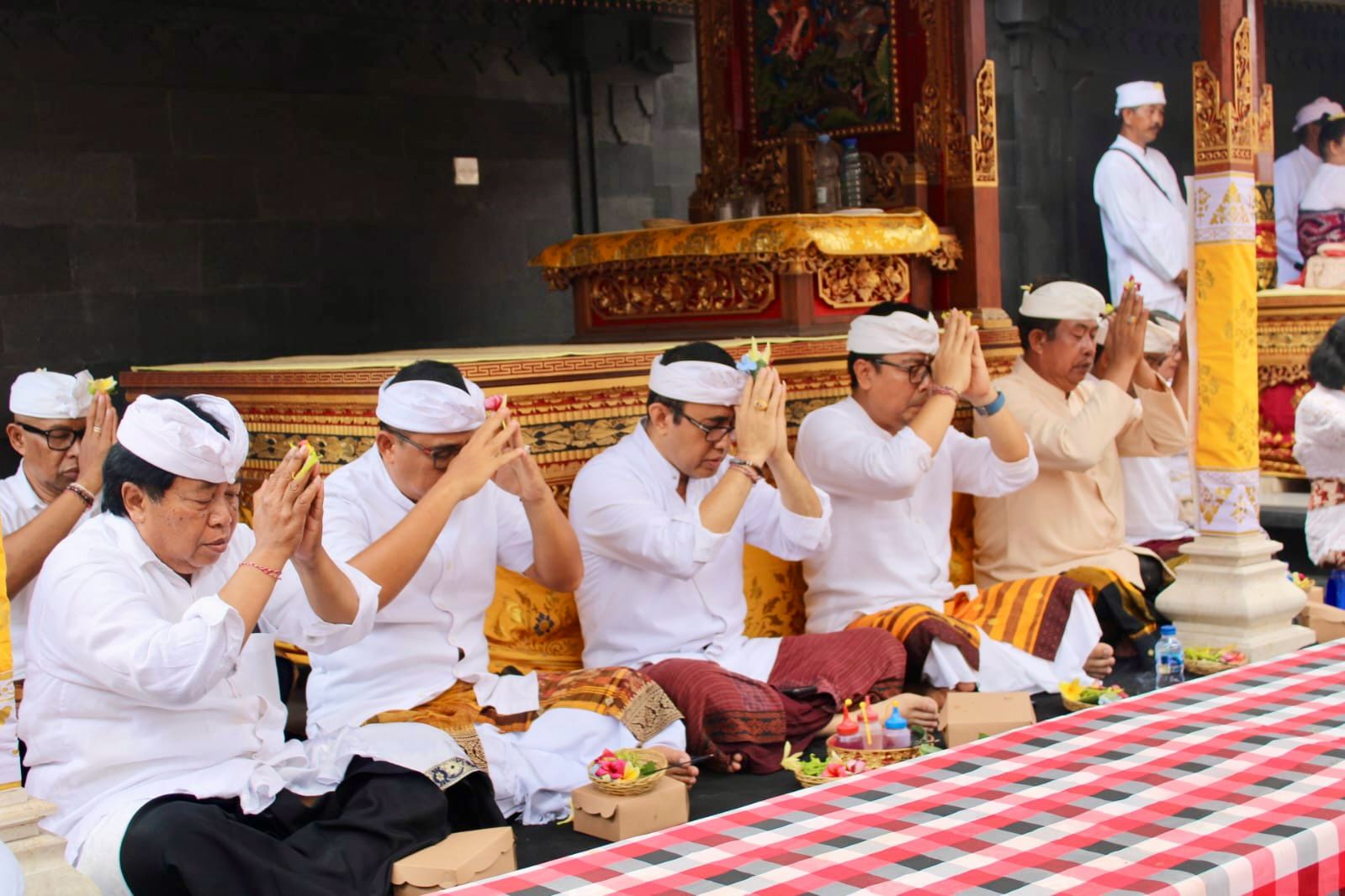 Walikota Jaya Negara Hadiri Perayaan Hari Saraswati Mahawarga Bhujangga Waisnawa.