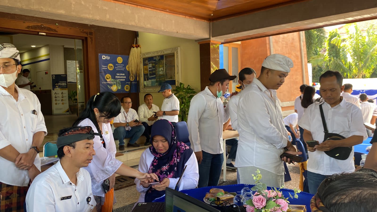 Tingkatkan Aktivasi IKD, Disdukcapil Kota Denpasar Buka Layanan Jemput Bola ke Kantor Pajak 