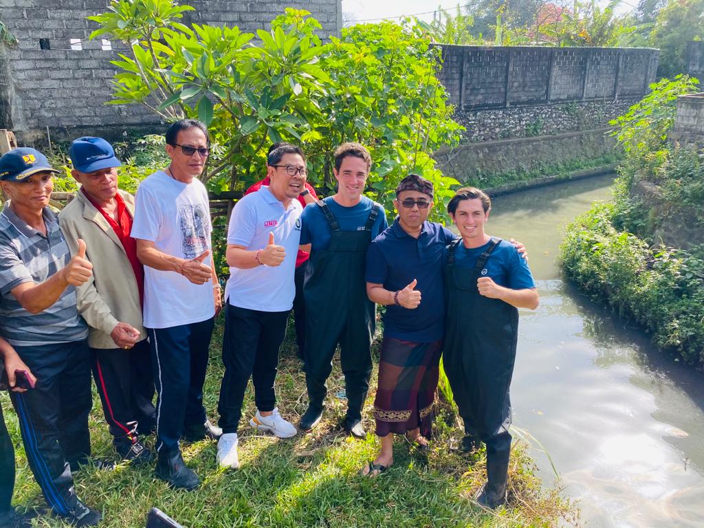 Respon Cepat, Walikota Jaya Negara Tinjau Pembersihan Sungai Tuka Teba Desa Pemecutan Kelod