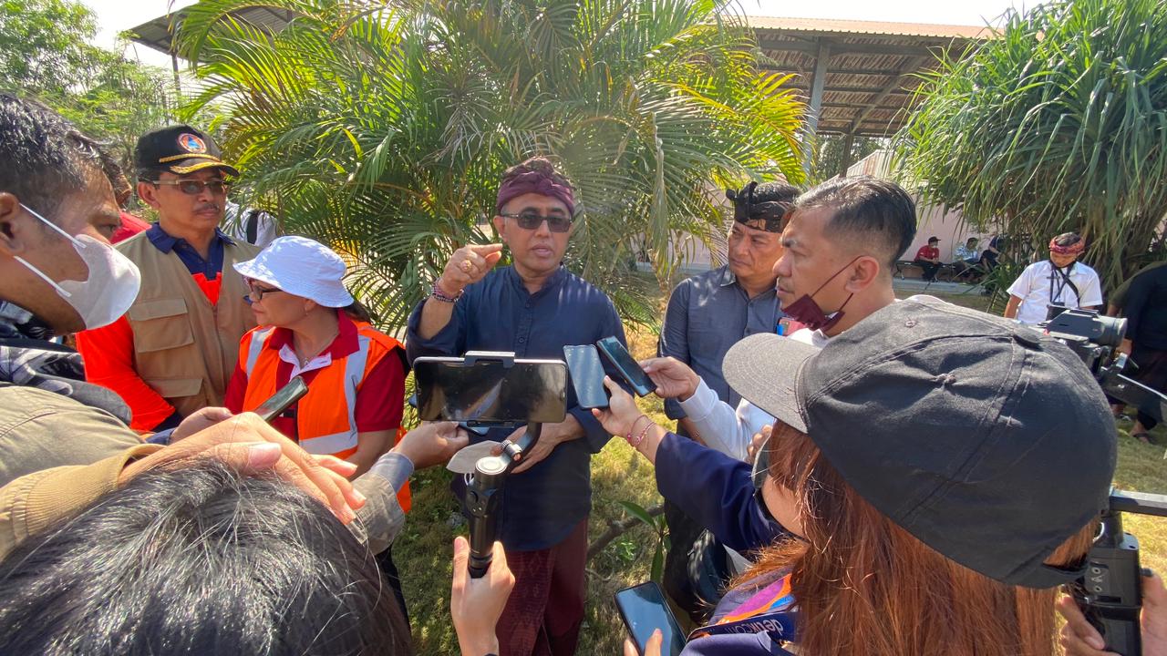 Walikota Jaya Negara Klarifikasi Pernyataan Sayembara Tiket ke Singapura Bagi Yang Bisa Turunkan Hujan di TPA Suwung.