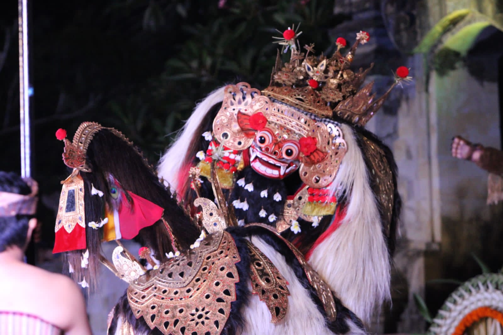 Bapang Barong Ket Duta Denpasar Tampil Memukau di PKB XLV 