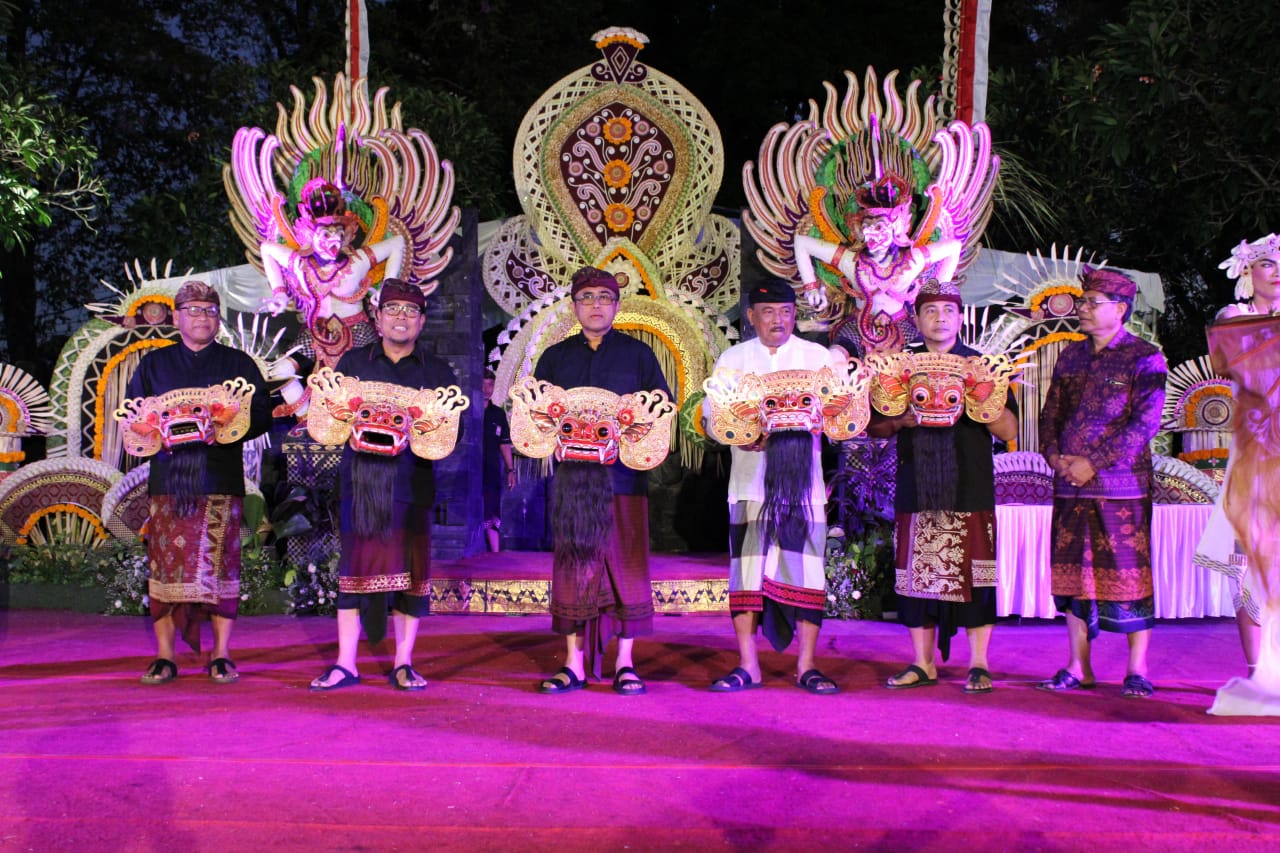 Jaring Bibit Seniman, Walikota Jaya Negara Buka Lomba Barong Ket dan Mekendang Tunggal Kota Denpasar