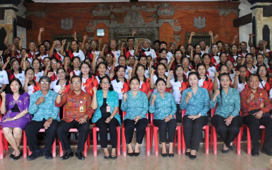 Ny. Sagung Antari Jaya Negara Tutup Posyandu Paripurana Kecamatan Dentim Terus Bergerak Dukung Kesehatan Masyarakat Cegah Stunting