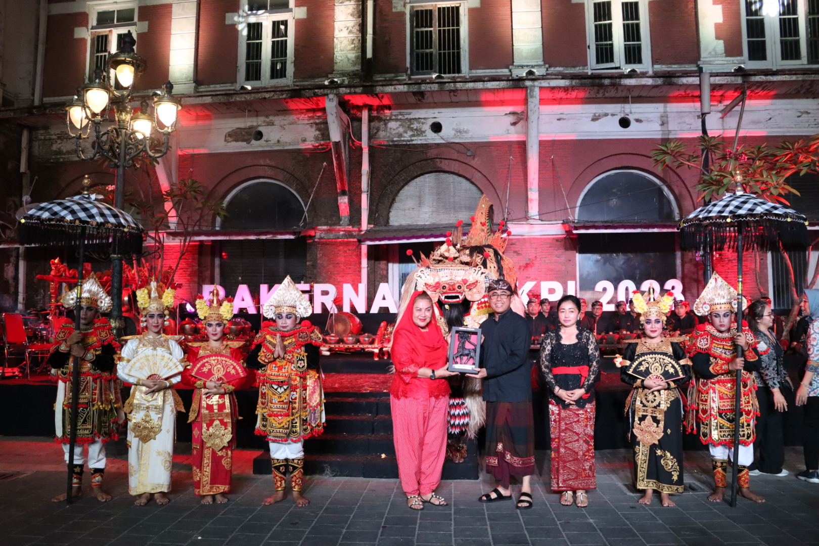 Duta Kesenian Kota Denpasar Pentaskan Tiga Kesenian Klasik pada Rakernas X JKPI 2023