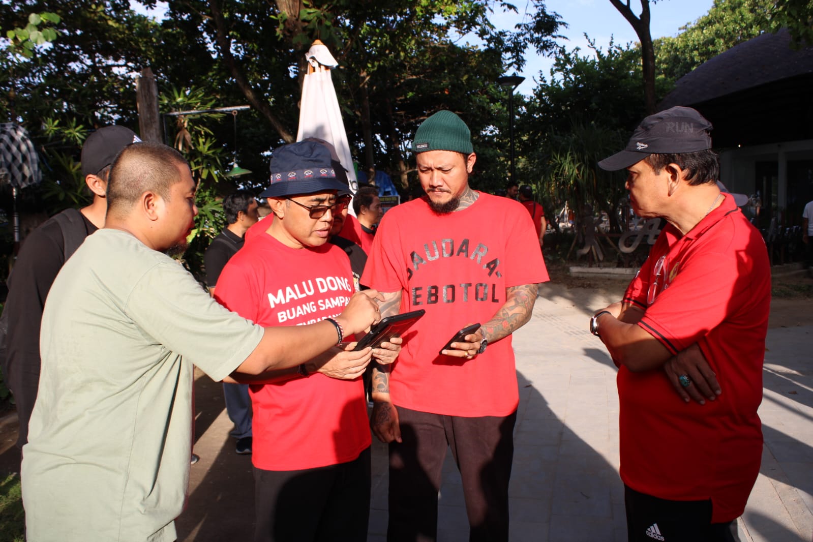 Pemkot Denpasar Bersama Komunitas Malu Dong Gelar Beach Clean Up Bersihkan Pantai Sanur
