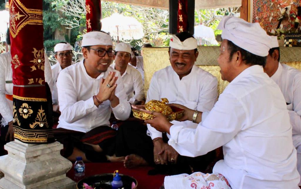 Wawali Arya Wibawa Hadiri Karya Pedudusan Alit Pura Luhur Dalem Mutering Jagat Desa Adat Kesiman