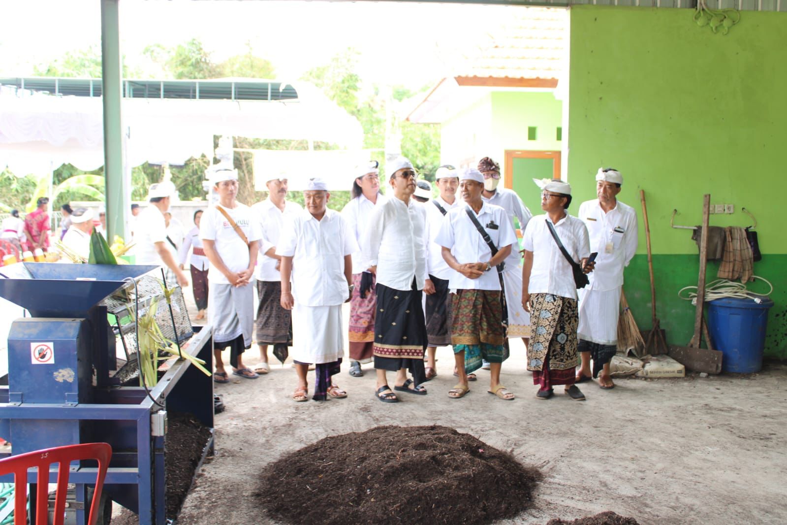 Walikota Jaya Negara Resmikan Operasional TPS3R Bala Puri Resik Desa Penatih Dangin Puri.