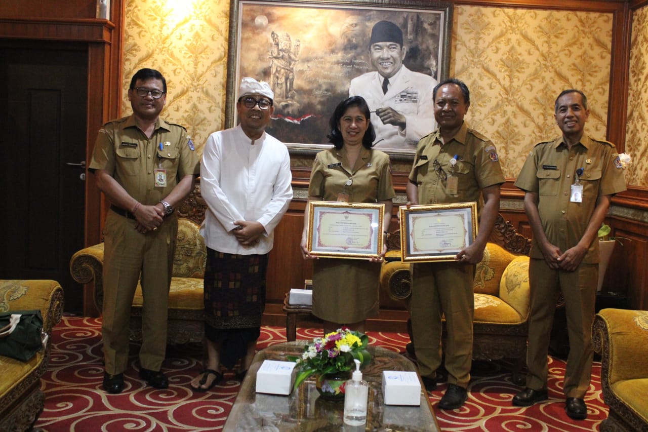 Memasuki Purna Tugas, Kadispar MA Dezire Mulyani, dan Kabag Perekonomian Made Saryawan Pamitan