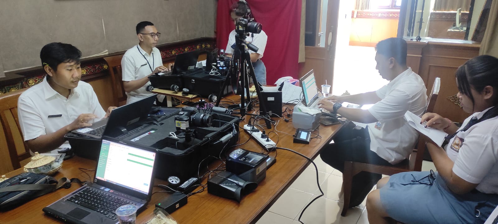Disdukcapil Gelar Jemput Bola Perekaman KTP-el dan Aktivasi IKD, Sasar Kantor Disdikpora dan SMKN 4 Denpasar.
