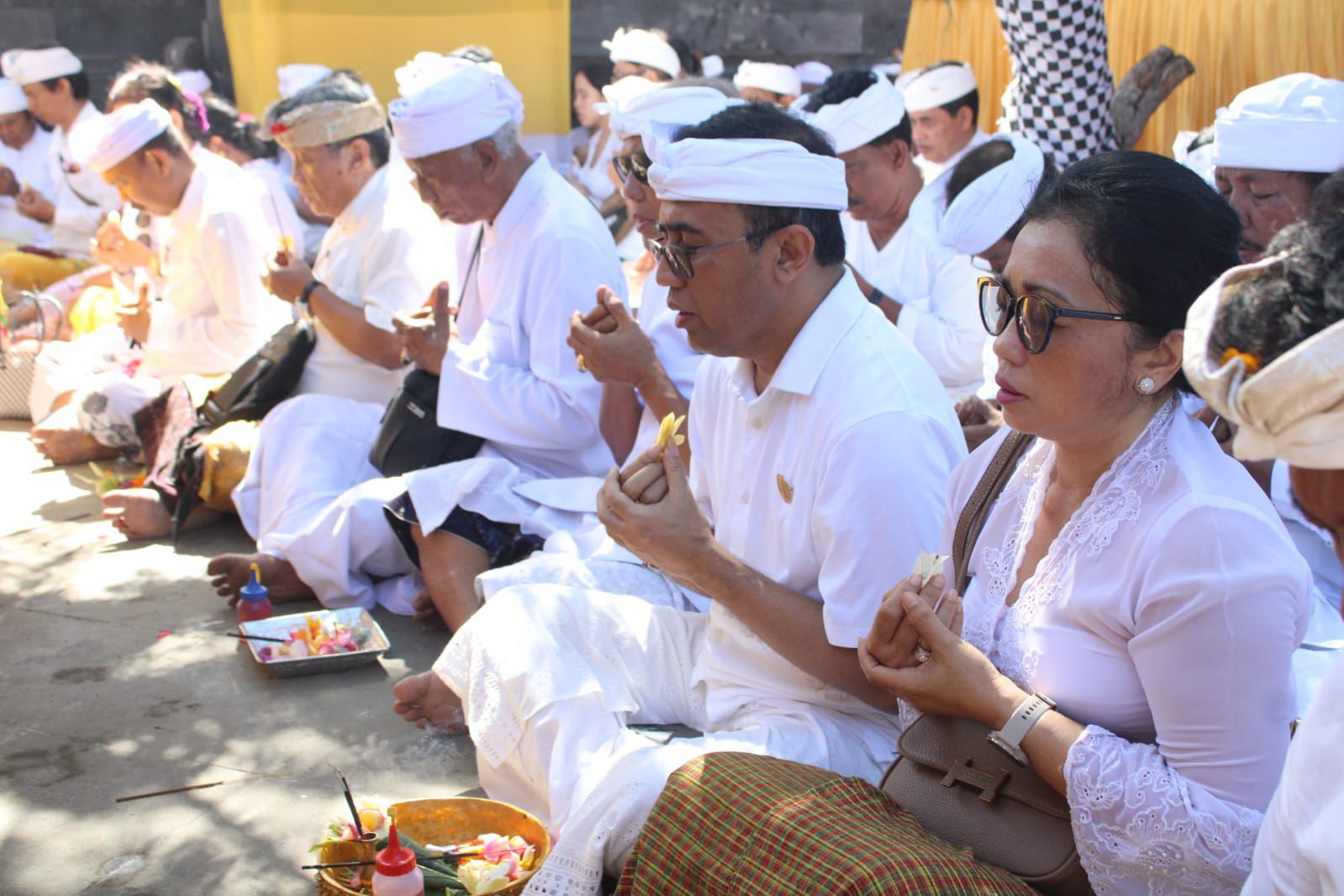 Walikota Jaya Negara Hadiri Pujawali di Pura Dangkhyangan Payogan Agung Segara Rupek.