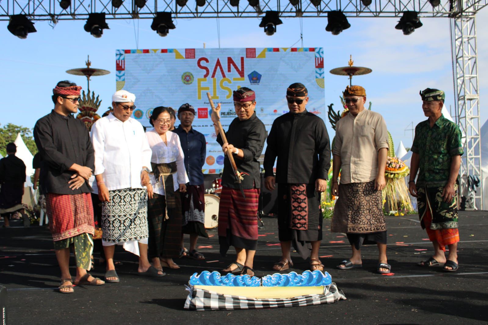 Jadi Wahana Kreatifitas Seni Hingga Penguatan UMKM Lokal, Wawali Arya Wibawa Buka Sanur Fiesta Tahun 2024