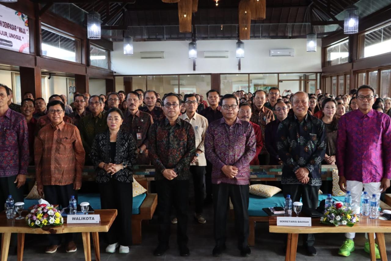 Walikota Jaya Negara Buka Rapat Evaluasi Pemantapan Pembangunan Kota Denpasar